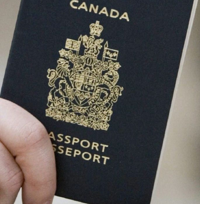 چگونه پاسپورت کانادایی درخواست کنیم؟