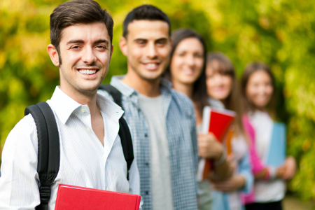 رفع محدودیت مسافرتی برای دانشجویان بین‌المللی و بستگان درجه یک